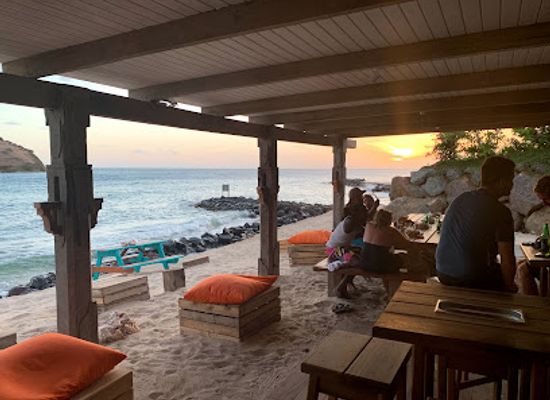 saint-vincent-and-the-grenadines/petit-st-vincent/bar/scruffy-s-bar