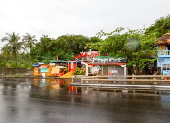 philippines/legazpi/legazpi-boulevard/bar/pavi-s-place-restobar
