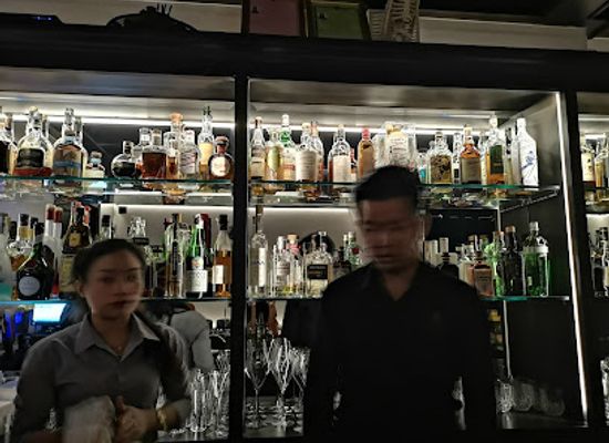 laos/vientiane/chanthabouly/bar/cocoon-bar-vientiane