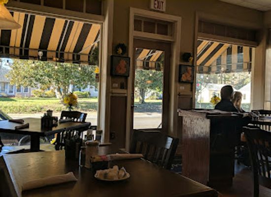 virginia/middle-peninsula/bar/olivia-s-in-the-village