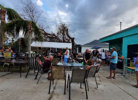 florida/big-bend/bar/white-rabbit-saloon