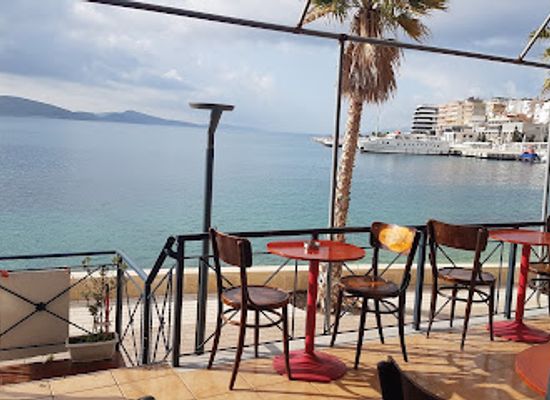 albania/saranda/bar/elvis-bar