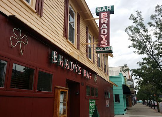 michigan/northern-michigan/bar/brady-s-bar