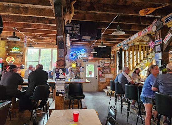 wisconsin/blue-hills/bar/the-junkyard-bar