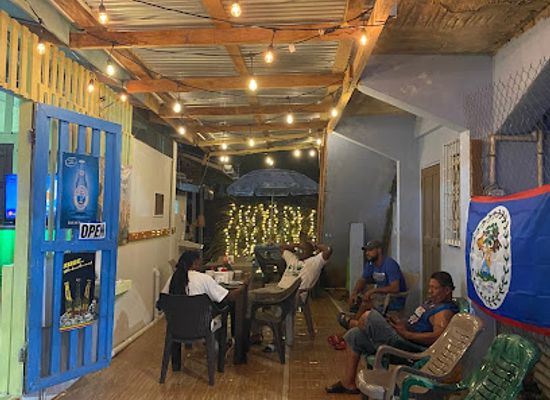 belize/san-ignacio/bar/tipsy-tavern-bar-restaurant