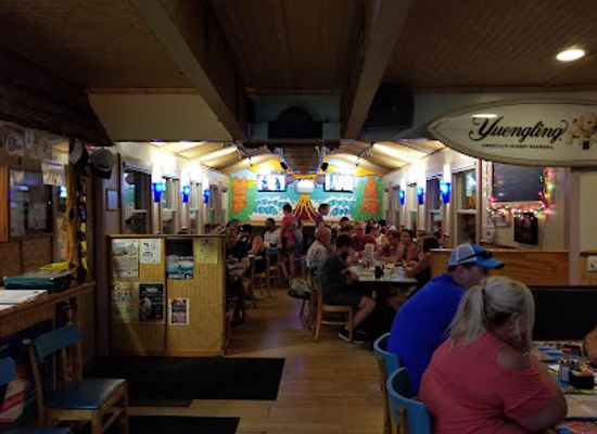 north-carolina/inner-banks/bar/mama-kwan-s-tiki-bar-grill