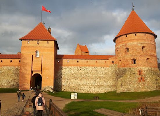 lithuania/trakai-island-castle/bar/traku-dvarelis