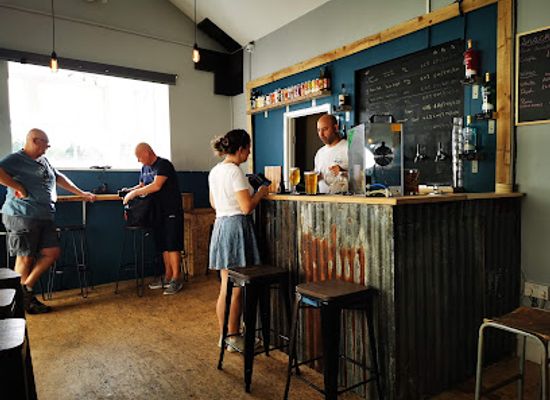 united-kingdom/west-glamorgan/bar/the-little-bar-on-the-bridge
