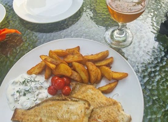 estonia/saaremaa/bar/kostrimaja