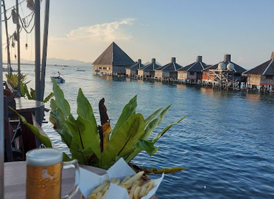 malaysia/pulau-sipadan/bar/wave-view-pub-lounge