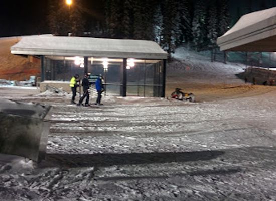 oregon/mount-hood-national-forest/bar/vertical-restaurant-sports-bar-at-mt-hood-meadows