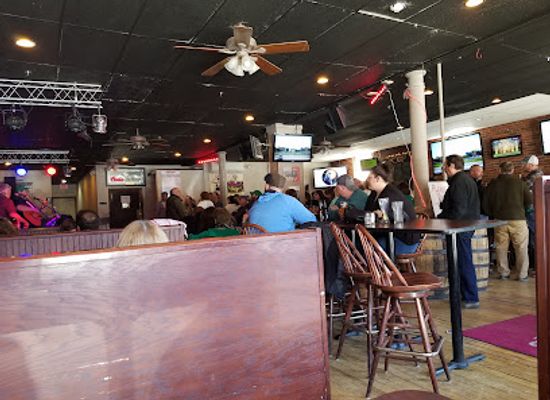 massachusetts/blackstone-valley/bar/simple-man-saloon-and-grill