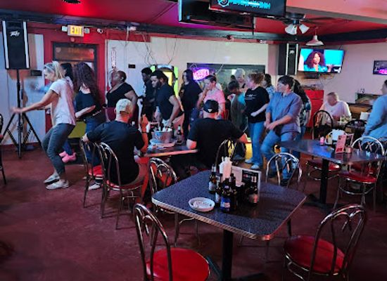 arkansas/central-arkansas/bar/dirty-worm-bar-grill
