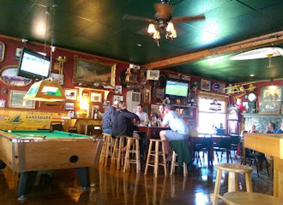 michigan/lower-peninsula/bar/the-islander-bar