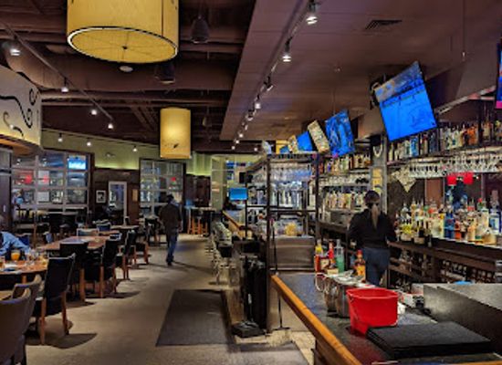 arizona/phoenix/bar/bar-louie-westgate-entertainment-district