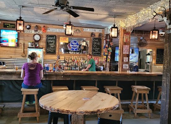 minnesota/boundary-waters-canoe-area-wilderness/bar/neighborhood-tavern