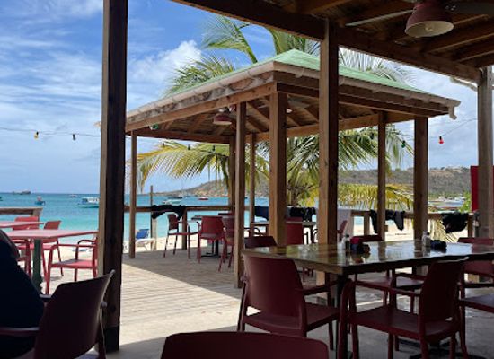 anguilla/merrywing-bay/bar/roy-s-bayside-grill
