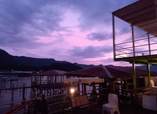el-salvador/lake-coatepeque/bar/restaurante-el-faro-del-lago