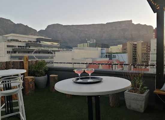 south-africa/cape-town/bar/rough-diamond-rooftop-bar-pool