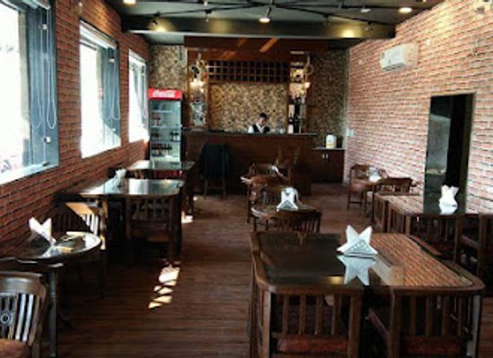 india/rishikesh/bar/grill-to-chill-best-restaurant-in-rishikesh-best-bar-in-rishikesh-best-banquet-hall-in-rishikesh-hotel-room-in-rishikesh