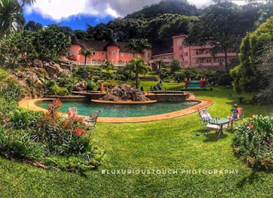 zimbabwe/bvumba-botanical-gardens/bar/leopard-rock-hotel
