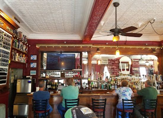 connecticut/the-quiet-corner/bar/the-corner-tavern