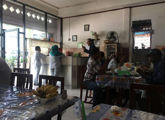 indonesia/highlands-papua/bar/rm-padang-uni