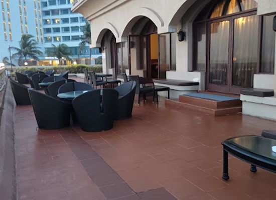 india/visakhapatnam/dolphin-s-nose/bar/lawsons-s-lounge