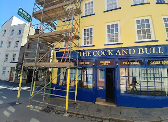 guernsey/portelet-bay/bar/the-cock-and-bull