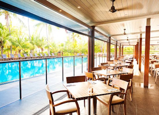 australia/whitsunday-islands/bar/pool-terrace-restaurant
