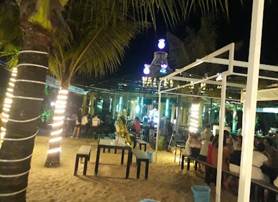 vietnam/ha-long-bay/bar/valley-beach-club-beach