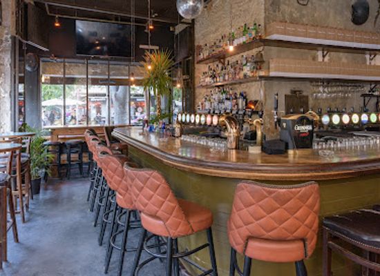 israel/tel-aviv/florentin/bar/perla-bar-people