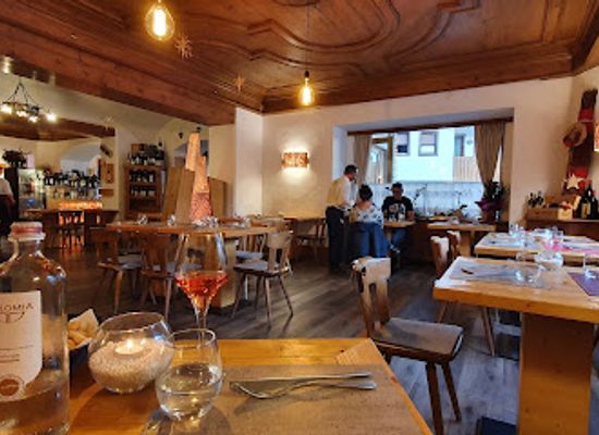 italy/cortina-d-ampezzo/bar/dolom-eats-all-aquila