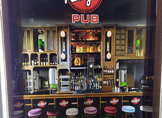 qatar/doha/souq-waqif/bar/the-hangout-pub