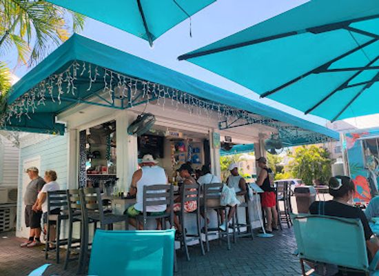 florida/key-west/bar/southernmost-point-bar