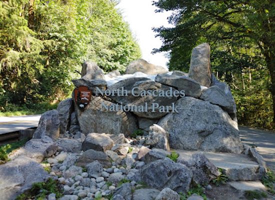 washington/north-cascades-national-park/bar/north-cascades-national-park-west-entrance