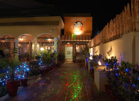 pakistan/khyber-pakhtunkhwa/bar/cafe-crunch