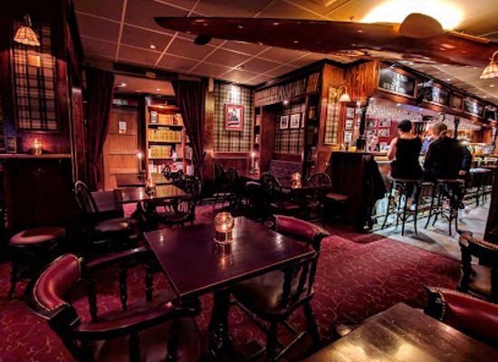 sweden/uppland/bar/churchill-arms