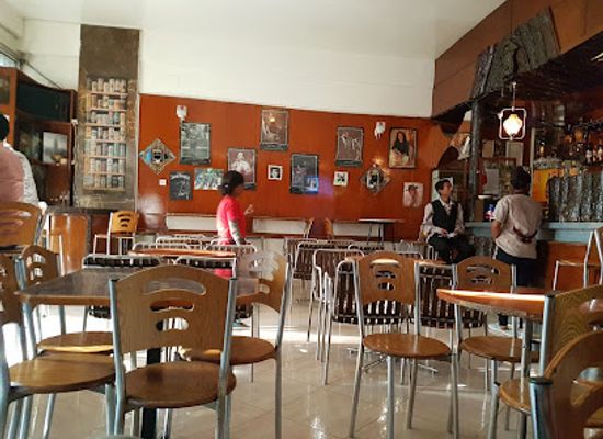 ethiopia/addis-ababa/piazza/bar/sunshine-bar-piazza