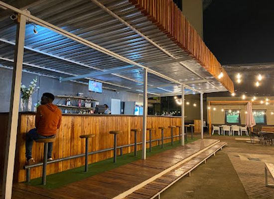 eswatini/hlane-royal-national-park/bar/sundeck-rooftop-restaurant-bar