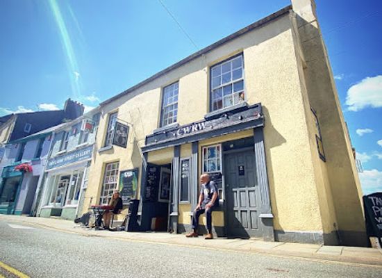 united-kingdom/carmarthenshire/bar/cwrw