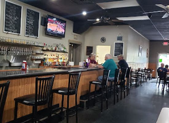 indiana/the-lakes-region/bar/albion-alehouse