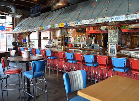 tennessee/memphis/beale-street/bar/tin-roof