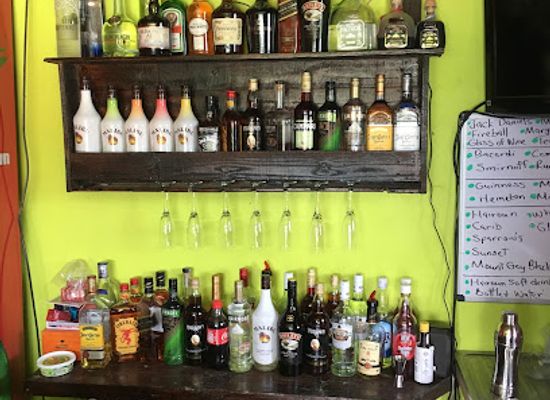 saint-vincent-and-the-grenadines/saint-david/bar/d-klinik-bar-lounge