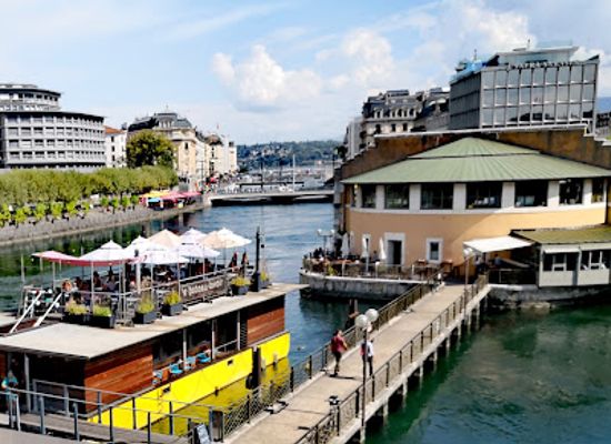 switzerland/lake-geneva-region/bar/le-bateau-lavoir
