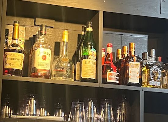 the-bahamas/harbour-island/bar/elbow-room-hi