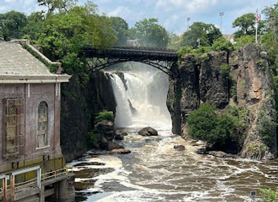 new-jersey/great-falls-of-paterson/bar/paterson-great-falls-nhp-parking-lot