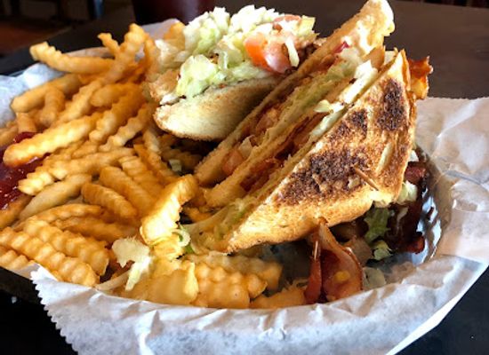 iowa/iowa-lakes-region/bar/mckeens-pub-grill