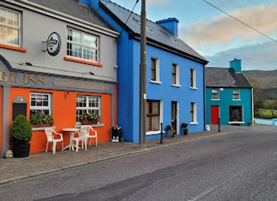 ireland/county-kerry/bar/the-village-inn