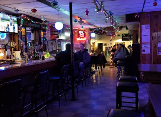 wisconsin/oshkosh/bar/twisted-roots